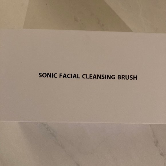 Sonic Facial Cleansing Brush - NIB / NWT - Picture 3 of 3